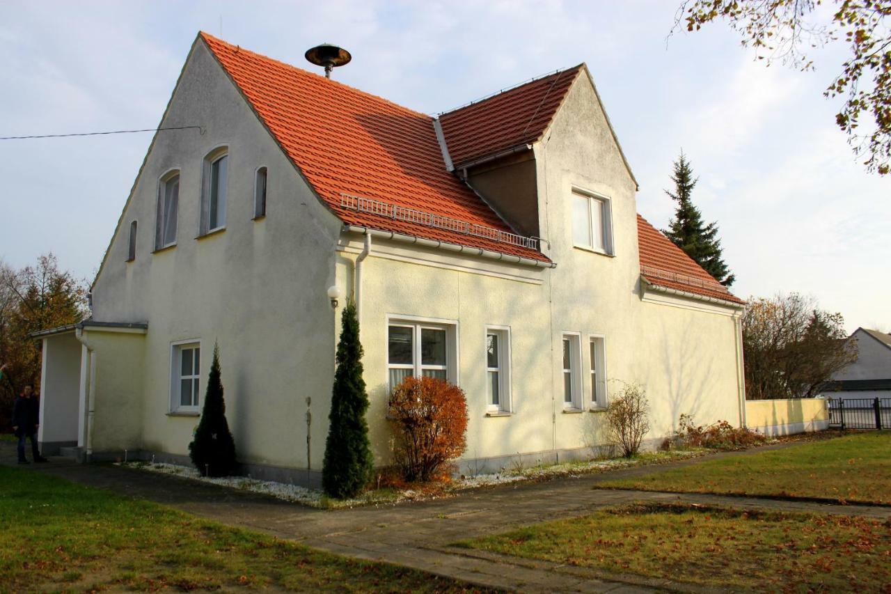 Ferienwohnung "Zur Alten Schule" Neuburxdorf Exterior foto